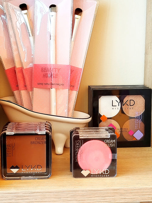 Cream bronzer/ Cream blush
