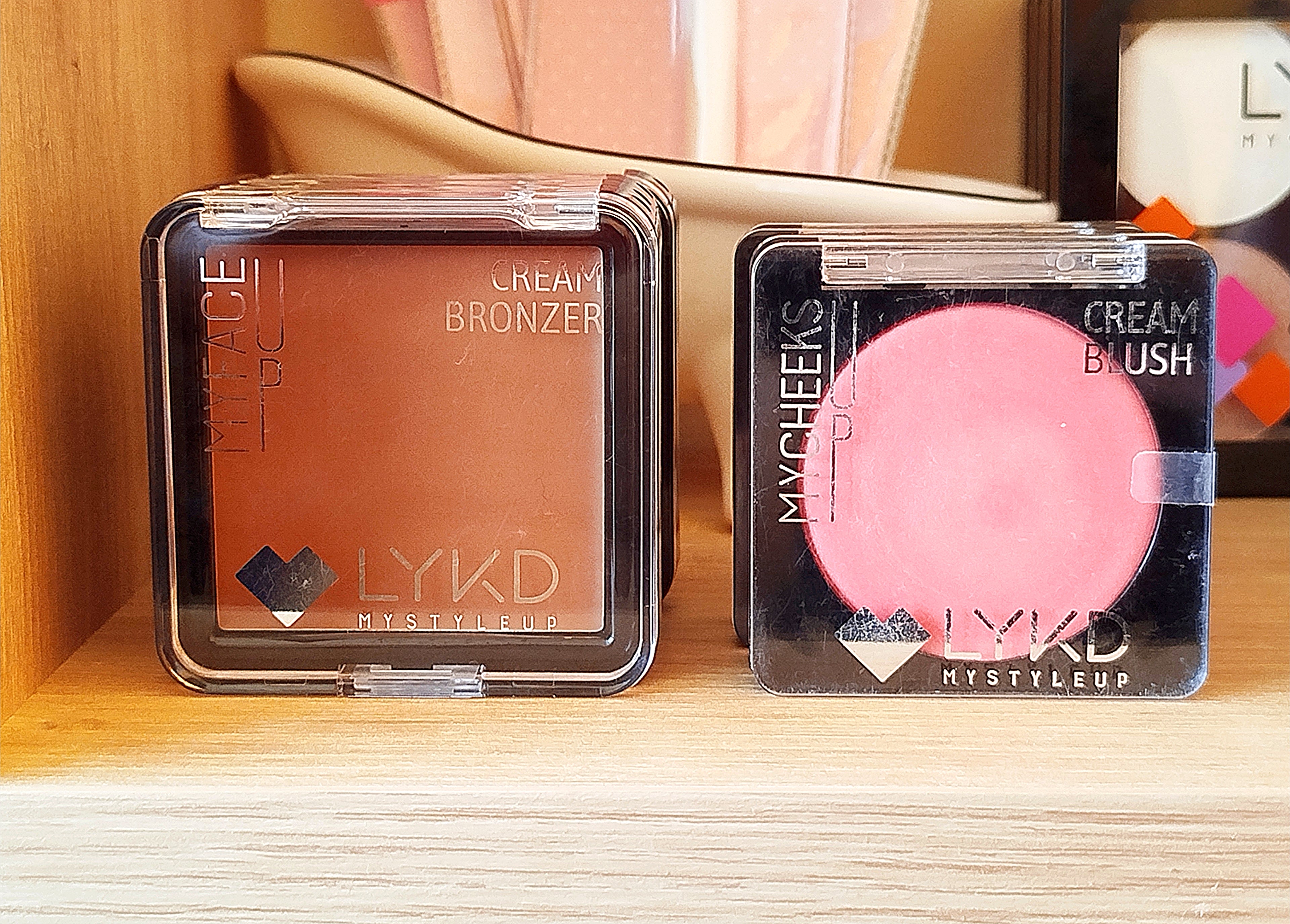 Cream bronzer/ Cream blush